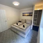 Kinizsi Udvar Apartmanhaz 3*