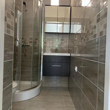 Kinizsi Udvar Apartmanhaz アパートホテル Balatonboglár