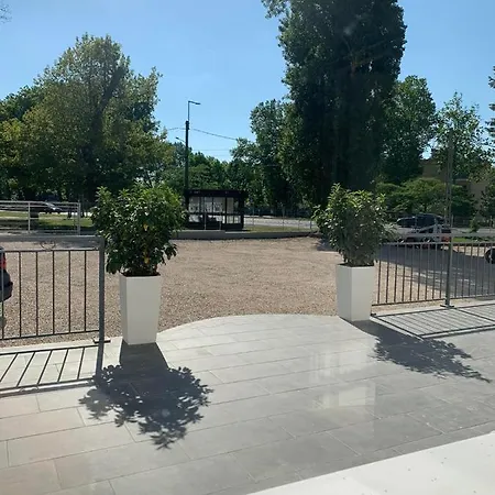 Aparthotel Kinizsi Udvar Apartmanhaz *