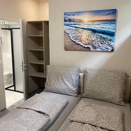 Kinizsi Udvar Apartmanhaz *