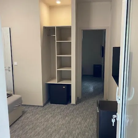 アパートホテル Kinizsi Udvar Apartmanhaz