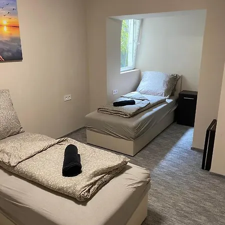 Kinizsi Udvar Apartmanhaz *