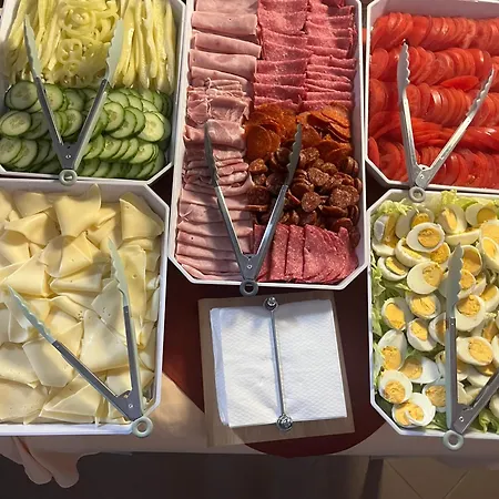 Kinizsi Udvar Apartmanhaz