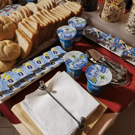アパートホテル Kinizsi Udvar Apartmanhaz 3*