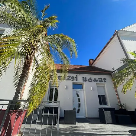 Aparthotel Kinizsi Udvar Apartmanhaz Balatonboglar