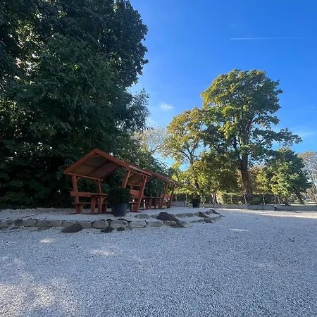 Kinizsi Udvar Apartmanhaz Aparthotel Balatonboglar
