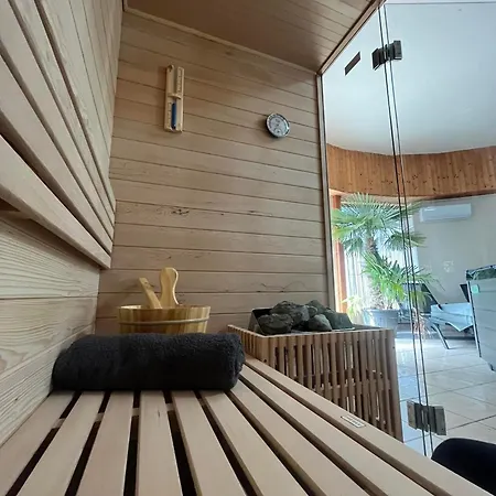 Kinizsi Udvar Apartmanhaz Ξενοδοχείο με διαμερίσματα 3*