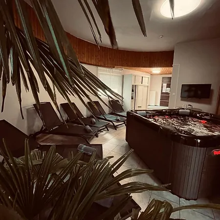 Kinizsi Udvar Apartmanhaz Balatonboglar