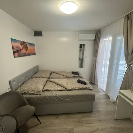 Kinizsi Udvar Apartmanhaz * Balatonboglar