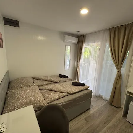 Kinizsi Udvar Apartmanhaz 3* Balatonboglár