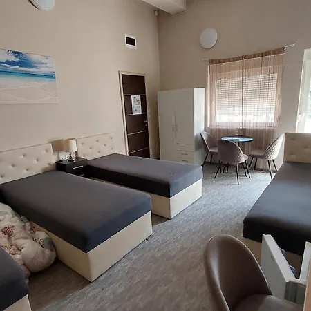 Kinizsi Udvar Apartmanhaz Aparthotel *