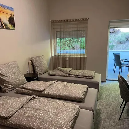 Kinizsi Udvar Apartmanhaz