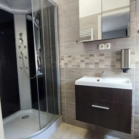 アパートホテル Kinizsi Udvar Apartmanhaz