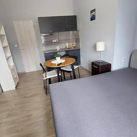 شقة فندقية Kinizsi Udvar Apartmanhaz Balatonboglár