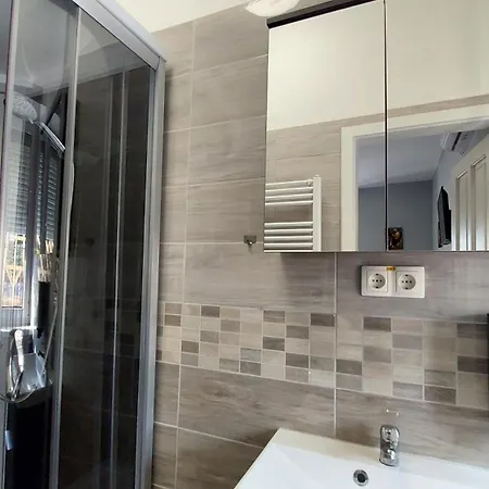 Kinizsi Udvar Apartmanhaz Hotel apartamentowy Balatonboglár