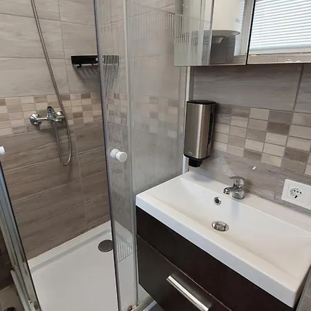Kinizsi Udvar Apartmanhaz 3*