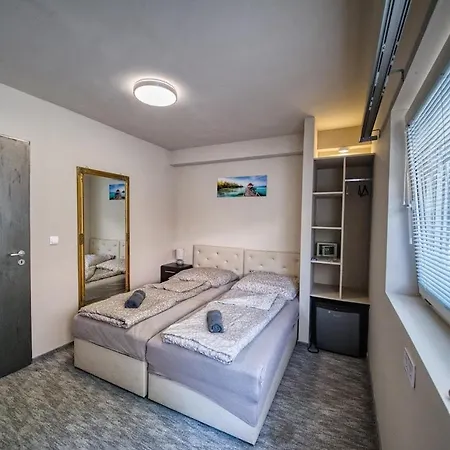 Kinizsi Udvar Apartmanhaz Hotel apartamentowy Balatonboglár