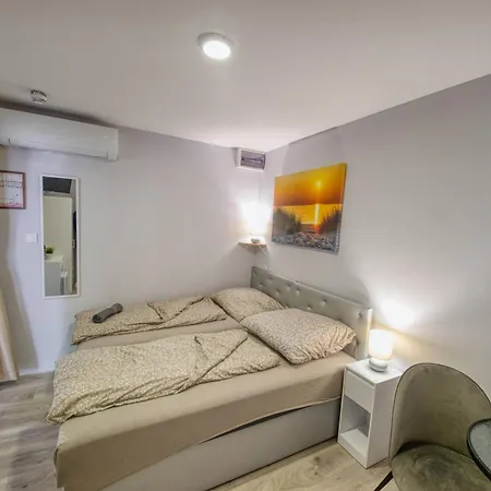 Kinizsi Udvar Apartmanhaz شقة فندقية Balatonboglár