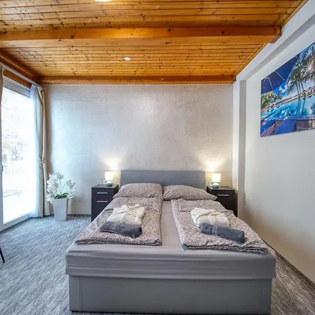 Kinizsi Udvar Apartmanhaz Balatonboglár