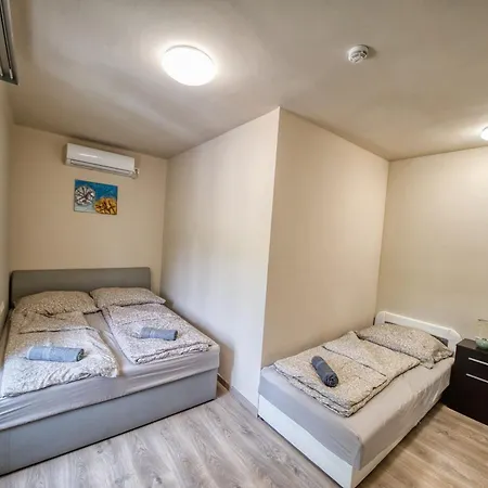 Kinizsi Udvar Apartmanhaz 3* Balatonboglár