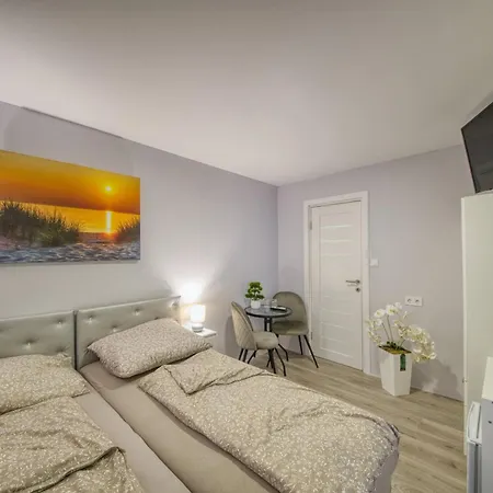 Kinizsi Udvar Apartmanhaz 3*