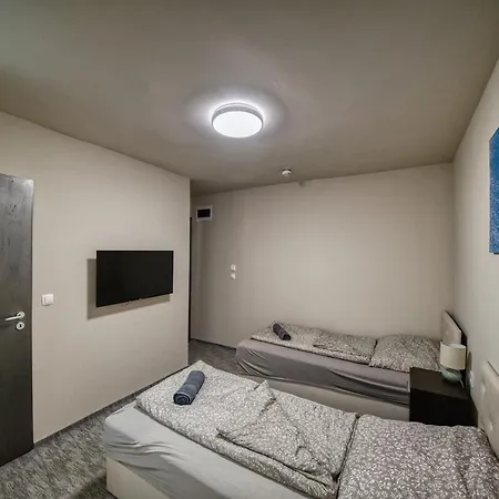 شقة فندقية Kinizsi Udvar Apartmanhaz 3*