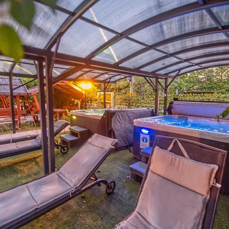 Kinizsi Udvar Apartmanhaz 3*
