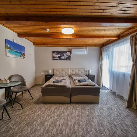 Appart hôtel Kinizsi Udvar Apartmanhaz