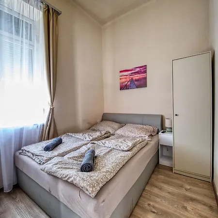 Hotel de apartamente Kinizsi Udvar Apartmanhaz Balatonboglár