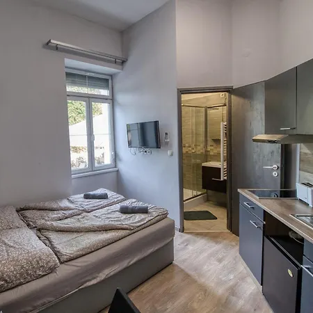 Kinizsi Udvar Apartmanhaz Hotel de apartamente 3*