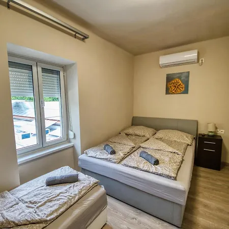 Kinizsi Udvar Apartmanhaz Hotel apartamentowy Balatonboglár