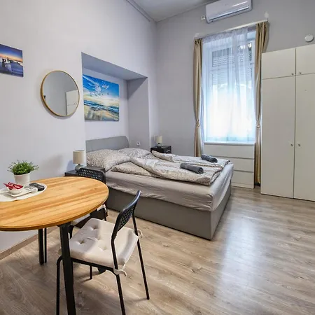 Kinizsi Udvar Apartmanhaz Hotel apartamentowy Balatonboglár