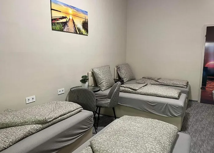 מלון דירות Kinizsi Udvar Apartmanhaz Balatonboglár