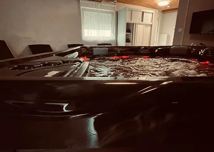 Kinizsi Udvar Apartmanhaz