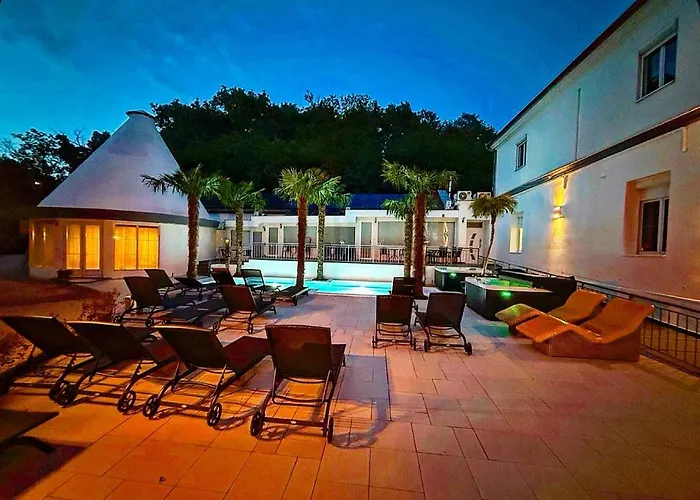 Kinizsi Udvar Apartahotel